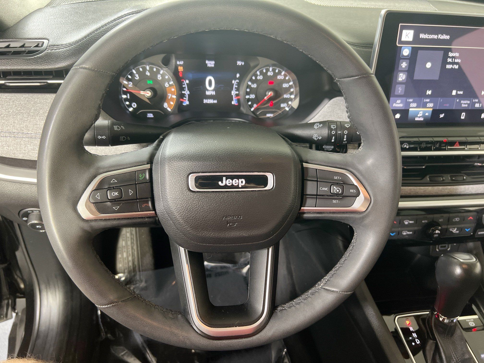 Used 2023 Jeep Compass Latitude w/ Convenience Group AWD/4WD image 11