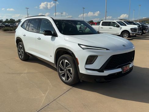 New 2026 Buick Enclave Sport Touring w/ LPO, Illumination Package image 3