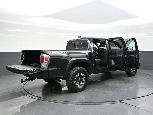 Used 2020 Toyota Tacoma TRD Off-Road w/ Technology Package AWD/4WD image 42