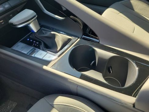 New 2026 Hyundai Elantra Hybrid FWD image 16