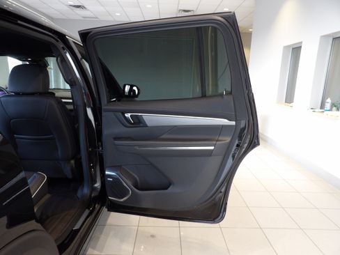 Used 2025 Buick Enclave Preferred image 23