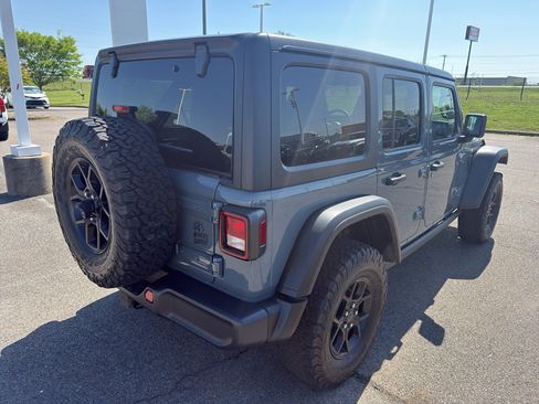 Used 2024 Jeep Wrangler Willys AWD/4WD image 5