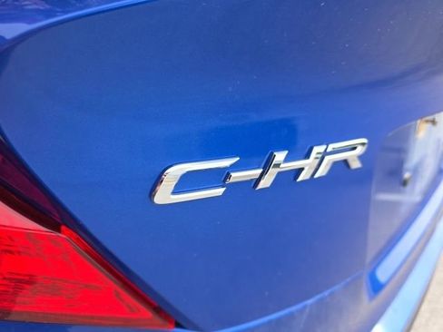 Used 2020 Toyota C-HR LE FWD image 12