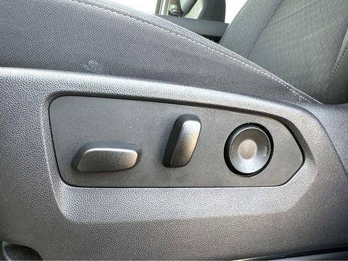 Used 2025 Chevrolet Silverado 1500 LT image 21