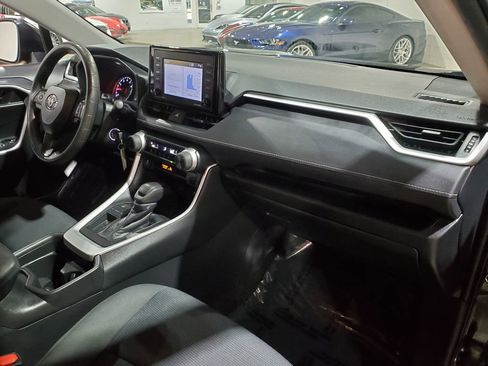 Used 2021 Toyota RAV4 LE image 15