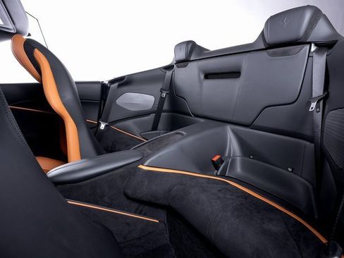 Used 2024 Ferrari Roma Spider image 25