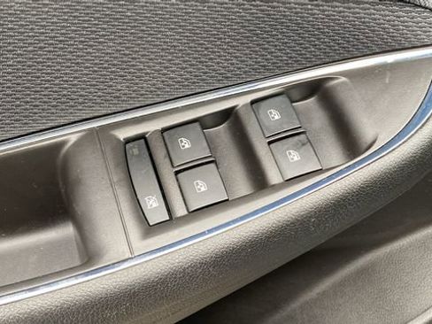 Used 2017 Chevrolet Cruze LT image 16