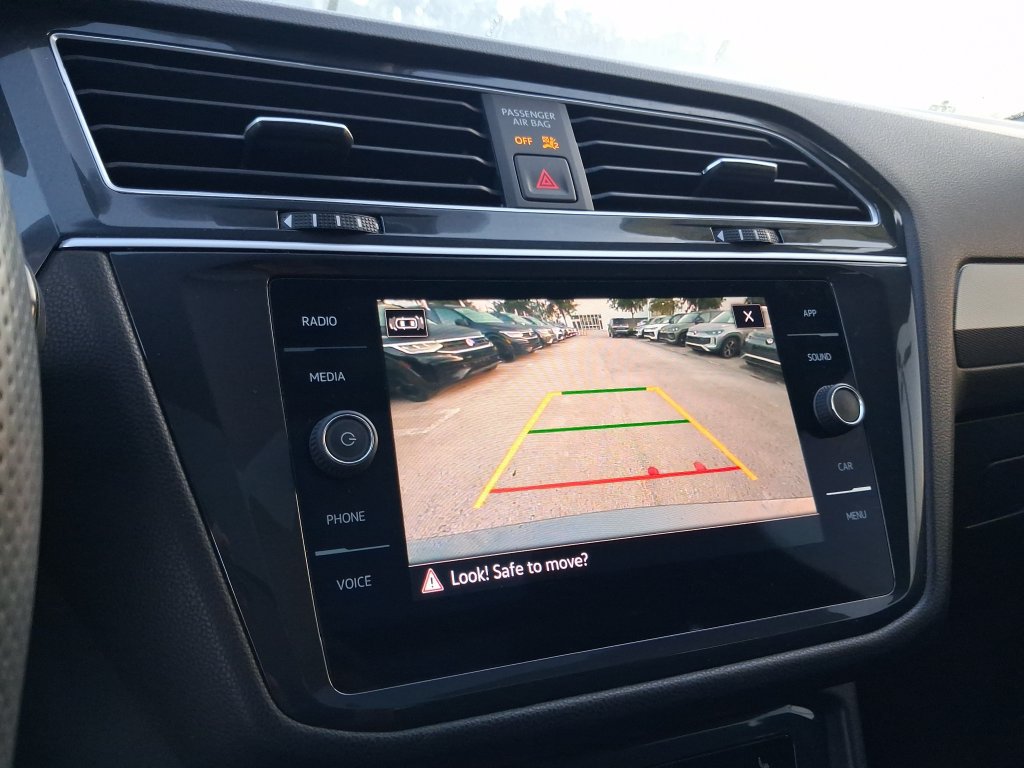 Certified 2024 Volkswagen Tiguan SE R-Line FWD image 30