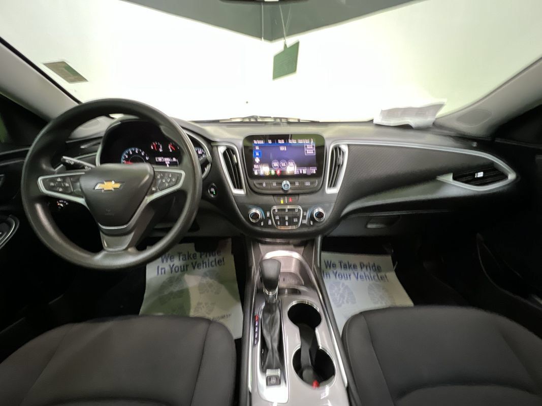 Used 2022 Chevrolet Malibu LT FWD image 18
