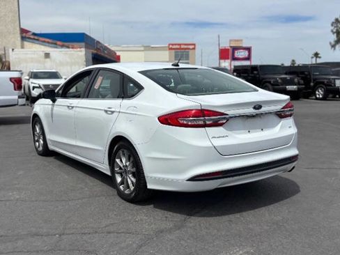 Used 2017 Ford Fusion SE image 5