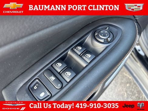 Used 2018 Jeep Compass Latitude w/ Cold Weather Group AWD/4WD image 12