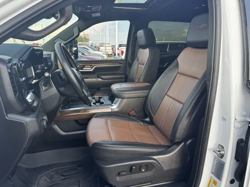 Used 2025 Chevrolet Silverado 3500 High Country w/ High Country Premium Package AWD/4WD image 24