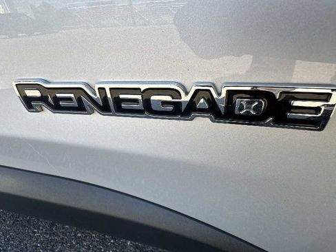 Used 2021 Jeep Renegade Limited w/ Trailer Tow Group image 17