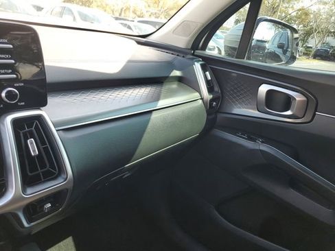 Used 2021 Kia Sorento LX image 24