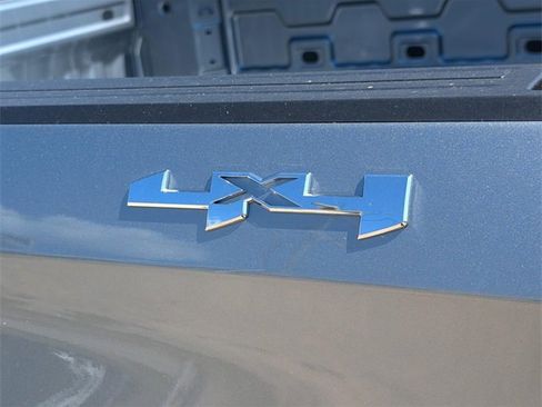 New 2026 GMC Sierra 1500 SLT image 7