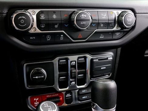 New 2026 Jeep Gladiator Mojave image 15