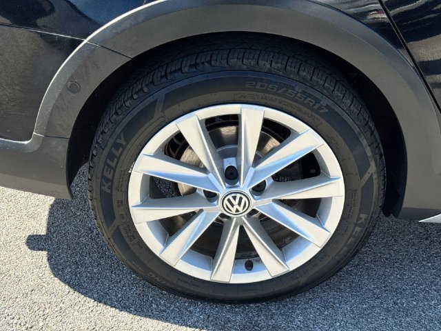 Used 2017 Volkswagen Golf Alltrack SE AWD/4WD image 33