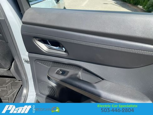 Used 2023 Nissan Ariya FWD image 42