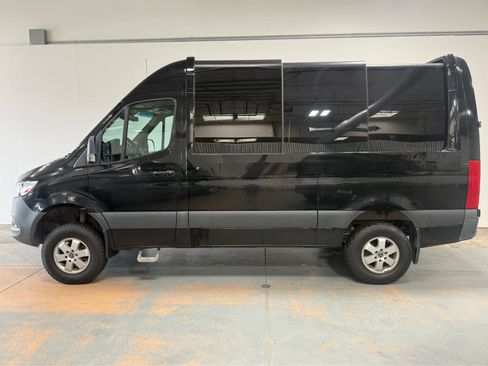 Used 2019 Freightliner Sprinter 2500 AWD/4WD image 2