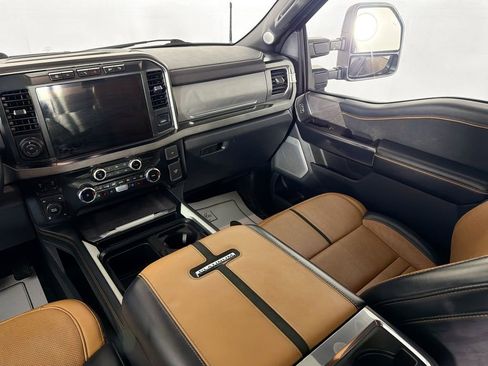 Used 2024 Ford F250 Platinum w/ FX4 Off-Road Package image 25