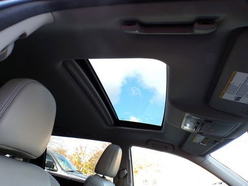 Used 2016 Toyota Highlander XLE image 22