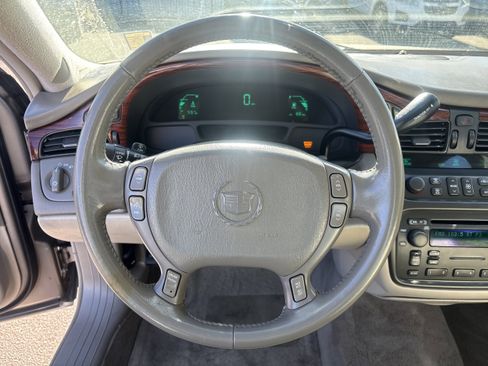 Used 2004 Cadillac De Ville image 13