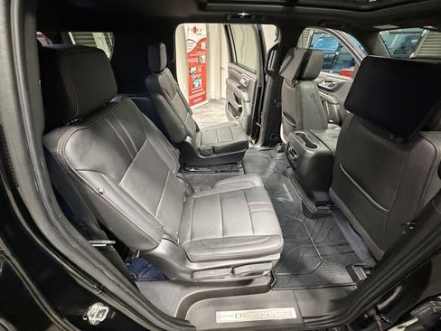 Used 2022 Chevrolet Suburban RST w/ Sport Performance Package image 53