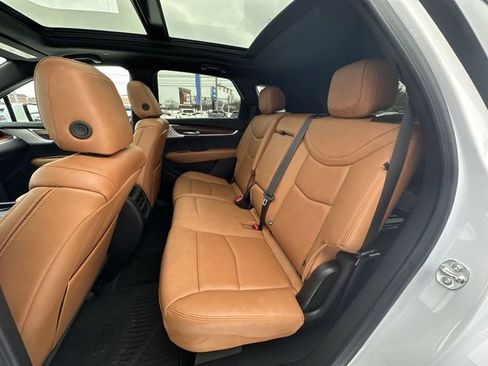 Used 2025 Cadillac XT5 Premium Luxury AWD/4WD image 28