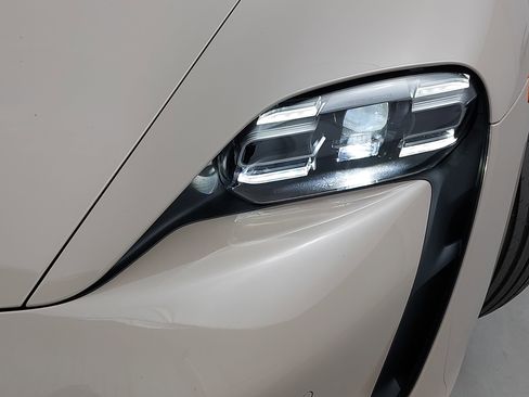 Used 2023 Porsche Taycan w/ Premium Package image 34