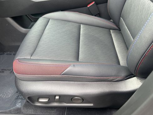 Used 2025 Chevrolet Equinox RS image 24