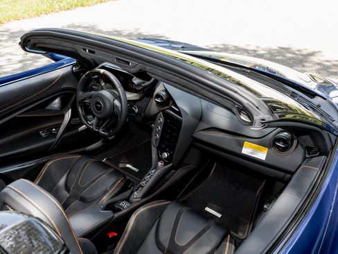 New 2024 McLaren 750S Spider RWD image 43