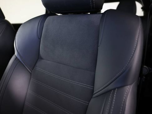Used 2025 Mitsubishi Outlander SE AWD/4WD image 29