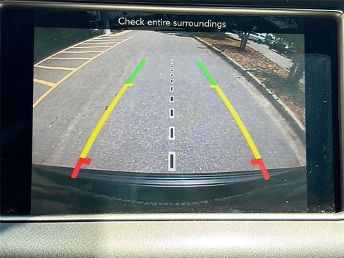 Used 2019 Jeep Grand Cherokee Laredo RWD image 13