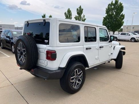 Certified 2025 Jeep Wrangler Unlimited Sahara AWD/4WD image 6