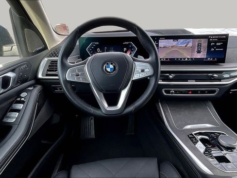 Used 2025 BMW X7 xDrive40i AWD/4WD image 8