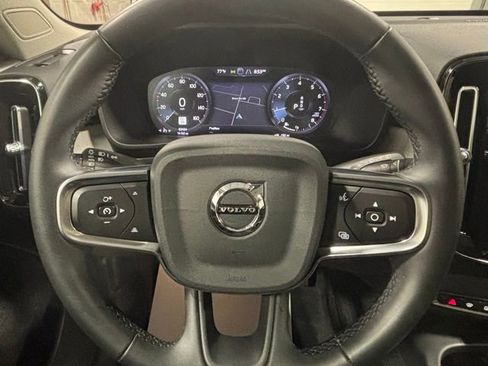 Used 2022 Volvo XC40 T5 Inscription w/ Climate Package image 15