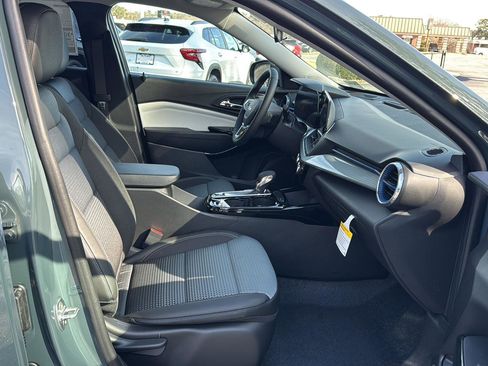 New 2026 Chevrolet Trax LT w/ Driver Confidence Package image 10