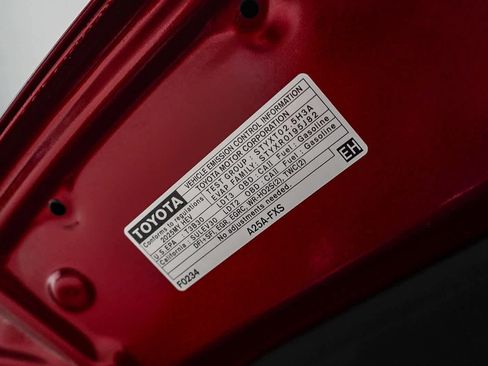 Used 2025 Toyota Sienna XSE image 30