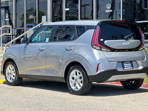 Used 2025 Kia Soul LX w/ LX Technology Package FWD image 6