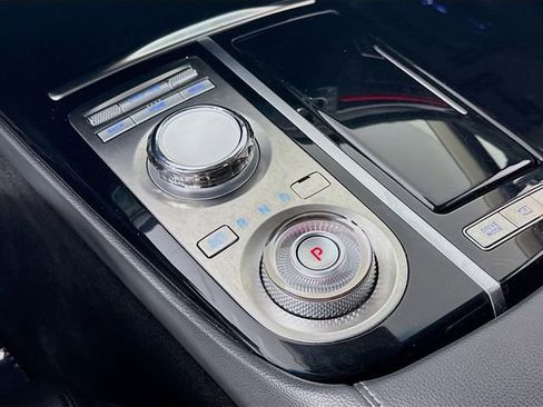 Used 2023 Genesis G80 2.5T image 17