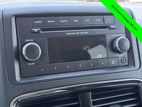 Used 2016 Dodge Grand Caravan SXT w/ Rear Park Assist Package FWD image 15