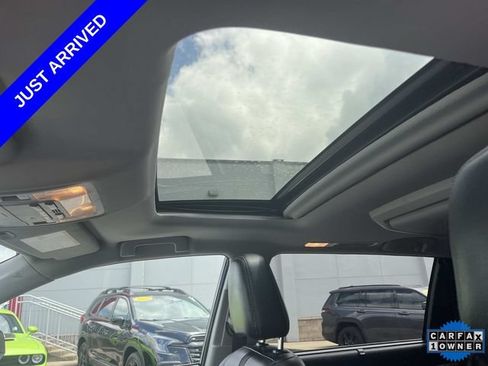 Used 2017 Toyota Highlander SE FWD image 29