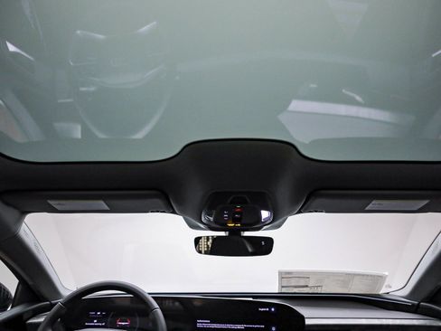 New 2025 Audi A6 e-tron Premium Plus image 19