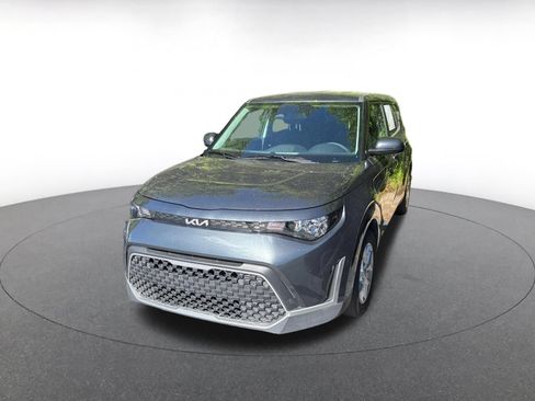 Used 2025 Kia Soul LX w/ LX Technology Package FWD image 7