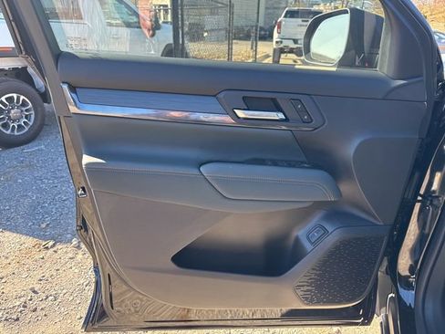 New 2026 GMC Terrain AT4 AWD/4WD image 11