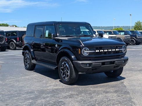 New 2026 Ford Bronco Outer Banks AWD/4WD image 3