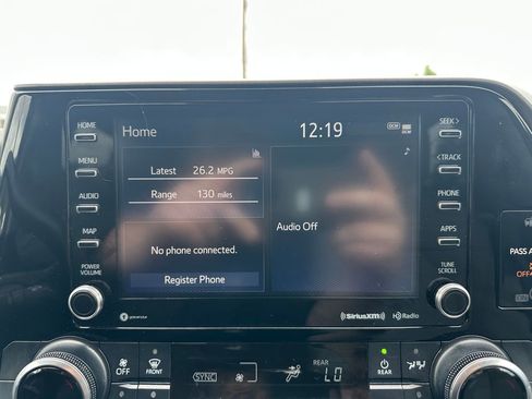 Used 2021 Toyota Highlander LE AWD/4WD image 16