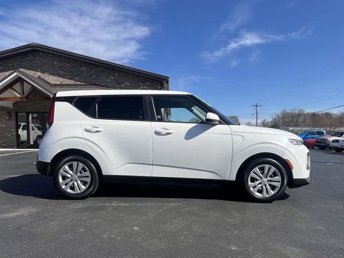 Used 2020 Kia Soul LX image 23