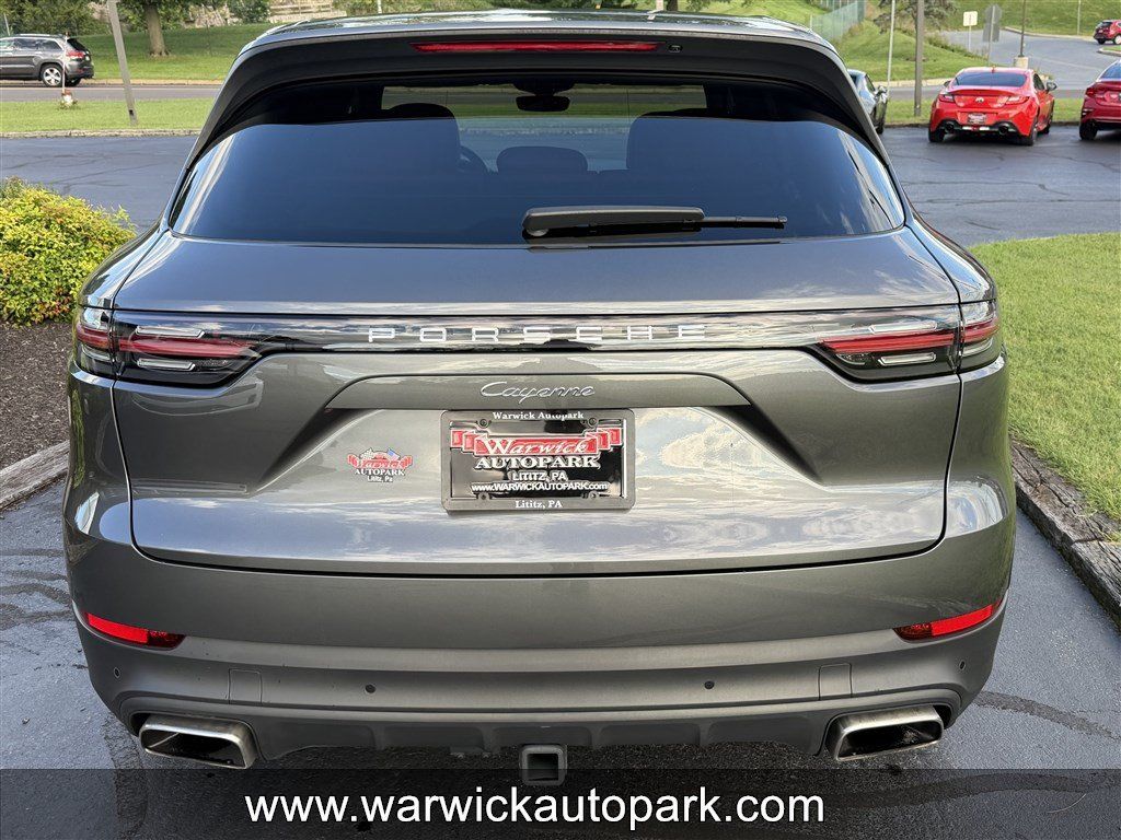 Used 2022 Porsche Cayenne AWD/4WD image 14