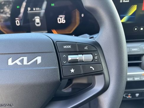 New 2026 Kia K4 FWD image 30
